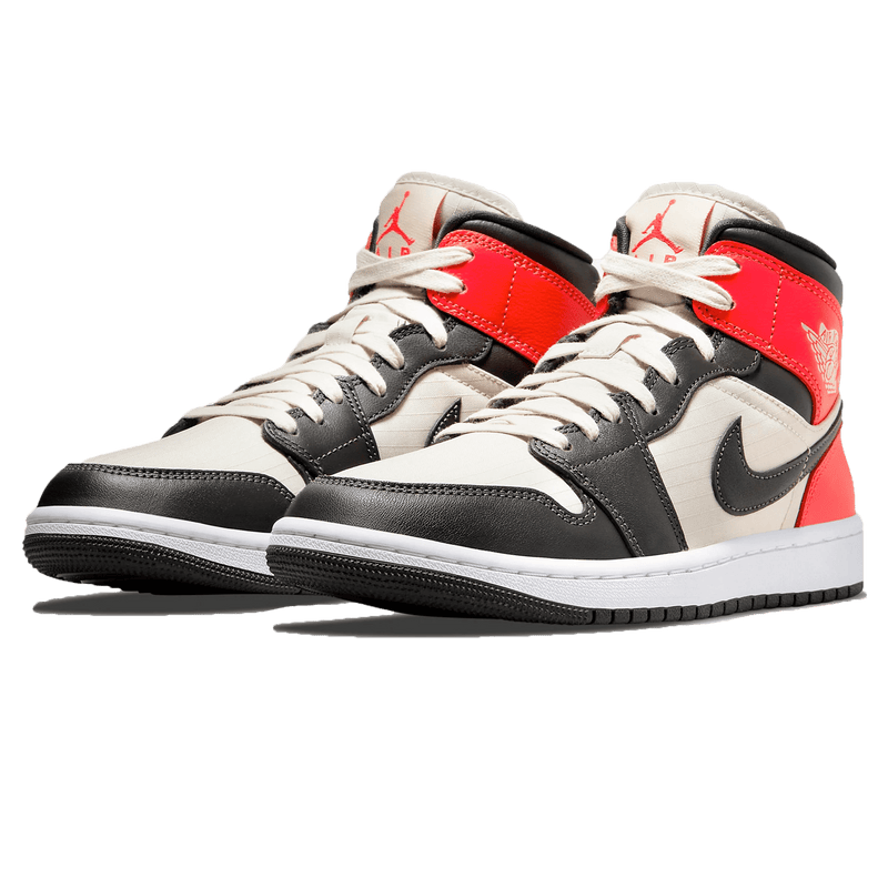 Air Jordan 1 Mid SE WMNS 'Newsprint'