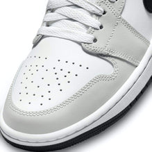 Air Jordan 1 Mid WMNS 'Light Smoke Grey'