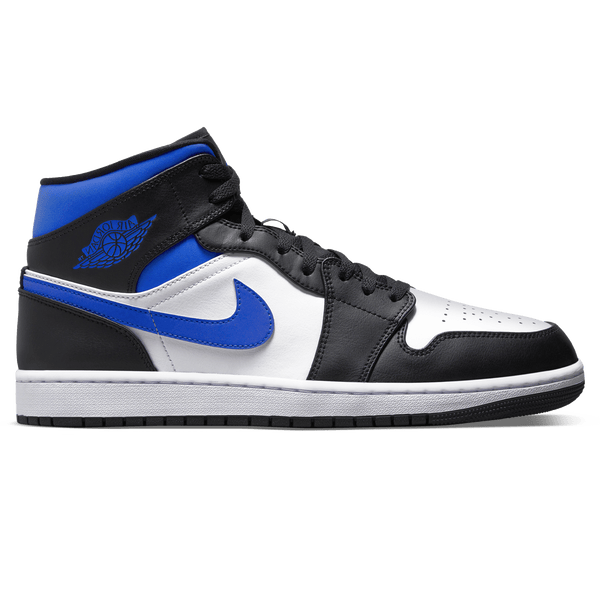 White and deals black jordans 26